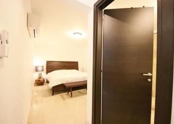 Spacious condo with private terrace & Pool, Palm-Eagle Beach (photo 3)
