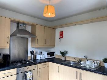 Modern 2 bedroom flat with free parking in Cambuslang, Glasgow, Glasgow (photo 4)