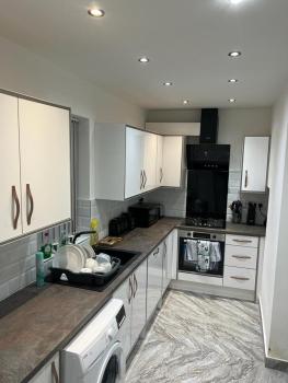 Droylsden Guest House, Manchester (photo 2)