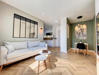 AppartChic - appartement standing - plein Centre & Parking privé, Créon (photo 3)