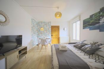 L'Eldorado - By BEST KEYS - Idéal Pros, Couple & Famille - 1 Chambre et 1 Canapé-Lit Convertible - Cosy & Confort - Centre Ville - Netflix & WiFi Fibre - Machine à Café Nespresso - Check-in Autonome - Parking Facile & Gratuit, Sens (foto 5)