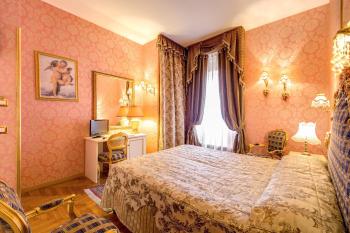 Domus Colosseo Boutique Hotel, Řím (fotografie 3)