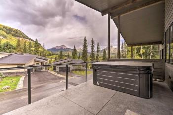 Townhome with Hot Tub Across From Ski Lifts!, Durango Mountain Resort (zdjęcie 2)