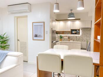 Large 1-Bedroom Condo 60sqm Makati Rockwell CBD Poblacion, Manila (photo 4)