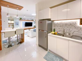 Large 1-Bedroom Condo 60sqm Makati Rockwell CBD Poblacion, Manila (photo 5)