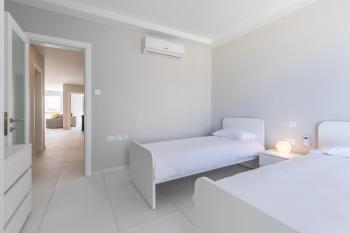 New & central located 3 Double bedroom apartment - Close to all amenities, Is-Swieqi (photo 4)