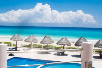 Ocean front Villa Marlin, best location in hotel zone #109, Cancún (foto 3)