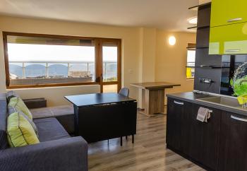Spacious 3BD Flat with Large Terrace & Sea View by Flat Mаnager, Varna (foto 2)