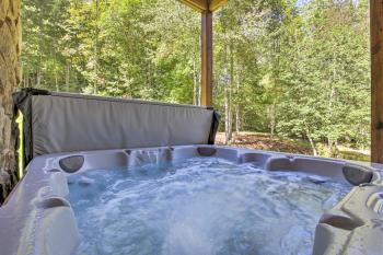 Private Cabin w/ Furnished Porch on < 3 Acres!, Mineral Bluff (fotografie 3)