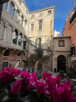 Corte del Doge di Rialto, Venice (photo 2)