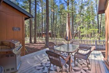 Fireplace, Deck & Grill: Pinetop Cabin Rental!, Pinetop-Lakeside (photo 3)