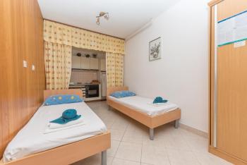 Apartments by the sea Brela, Makarska - 20186, Brela (Brella) (foto 3)