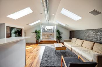 Top Floor in the Heart of West Town! Perfect for Any Group and PET FRIENDLY! apts, Chicago (photo 3)