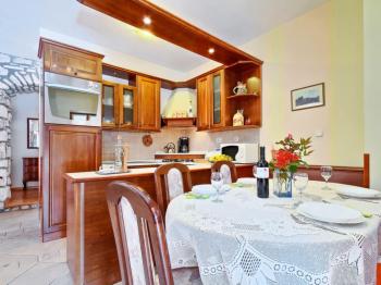 House Bruna, Kršan (foto 5)
