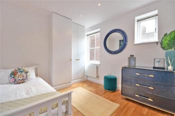 Luxury 3 Bed Apartment - HUGE OUTDOOR TERRACE & Amazing Transport Links, Londýn (fotografie 5)