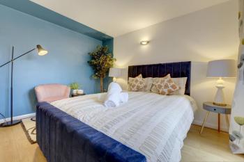 City Centre, 2 Bedroom, Secured Parking, 3 King Bed, WiFi Sleep 6 Guest Comfortable on Three King Size Beds, Jewellery Quarter , Birmingham City Centre , Allocated Secured Parking, Бирмингем (фото 5)