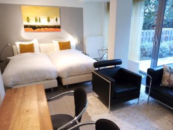 At number 6, Amsterdam (photo 4)