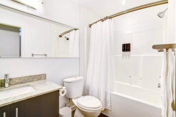 Stylish 1BR, Stampede & Free Parking by Doorbed, Calgary (foto 5)