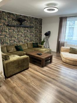 Spacious 3-Bedroom Apartment in the Historic Old Town Parking, Bratislava (photo 2)