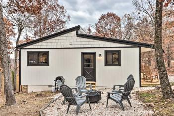 Cottage w/ Grill & Fire Pit in Osage Beach!, Osage Beach (foto 2)