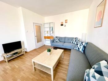 Bright & Spacious 2BD Flat with Balconies - Near Mall of Sofia by Flat Mаnager, Sofia (Foto 4)