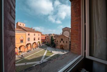 Piazza Santo Stefano con vista, Boloňa (fotografie 2)