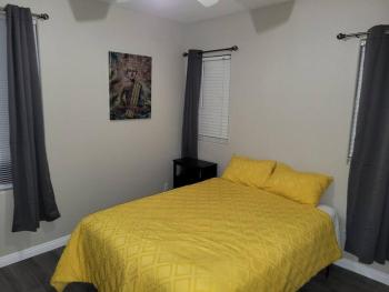 5 bed 3.5 baths, Las Vegas (photo 2)