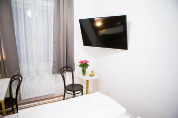 Private CENTRAL Vienna I Self Check In I AC in all rooms, Вена (фото 4)