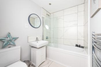 City Centre Gem Free Parking Private Balcony 2Bed, Liverpool (photo 4)