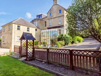 Wentworth House - Free Parking, Bath (photo 2)