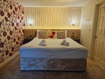 Wentworth House - Free Parking, Bath (photo 5)