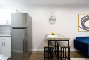 350-2A Prime gramercy Newly renovated 1BR sleeps 4, New York (photo 2)