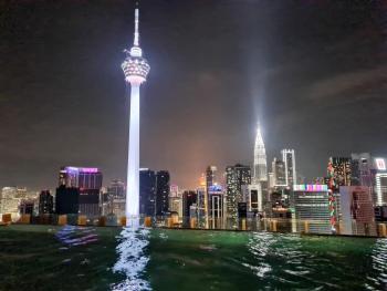 Romantic Log Cabin - walk to KL Tower, KLCC, Bukit Bintang, Kuala Lumpur (fotografie 3)