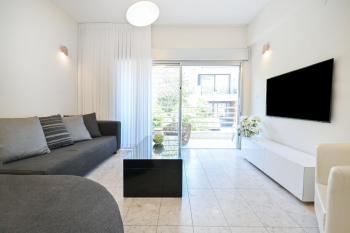 Friendly 2BR in Gordon area by HolyGuest, Tel Aviv (foto 3)
