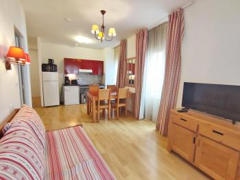 Zénitude, T3, centre Luchon, wifi, casier à skis, ascenseur, 6 personnes, Luchon (fotografie 2)
