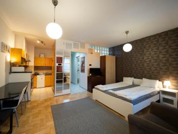 Super Cute Studio with Terrace next to GOZSDU Passage, Budapest (photo 4)