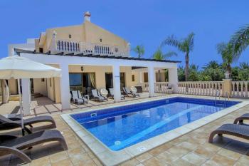 Fabulous Villa In Coral Bay Near Beach, Amenities, Peyia (Foto 2)