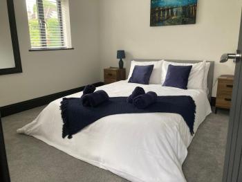 Little Elm - luxury home from home, free parking, 30-40 mins walk from Bath city centre, Bath (photo 2)