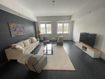 TruRetreats Design Loft für 8 Personen I Riesige Küche I eCharger I 65z SmartTV I 150qm, Hamburg (photo 3)