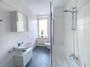 Stilvolle 2 Zimmer Wohnung mit Küche, TV, Waschmaschine, Lipsko (fotografie 5)