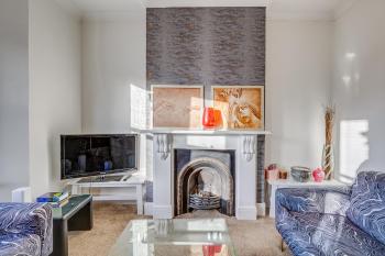 Lovely place, perfect for family and business travellers ideally located between the commons, London (photo 3)