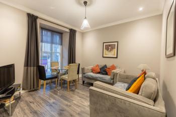 Two Bedroom Apartment Within Walking Distance to City Centre, Edinburgh (fotografie 2)