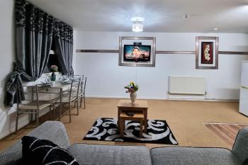 *F1*5GH* Setup for your most relaxed & amazing stay + Free Parking + Free Fast WiFi *, Leeds (foto 2)