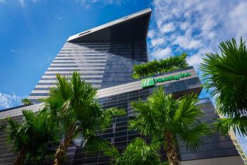 Holiday Inn Bangkok Sukhumvit by IHG, Bangkok (photo 2)