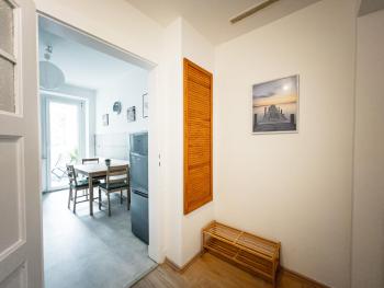 Ruhige 2 Schlafzimmer Wohnung: 5 Einzelbetten + Küche, modernes Bad, TV, Waschmaschine, Leipzig (photo 3)
