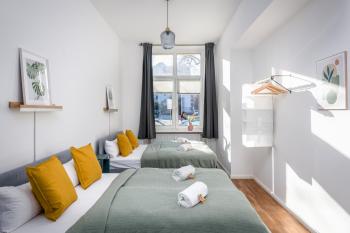 Sonnig & Helle Wohnung Alexanderplatz in 15min zu erreichen, Herthastraße sehr schön und groß für Gruppen geeignet, Berlin (zdjęcie 4)