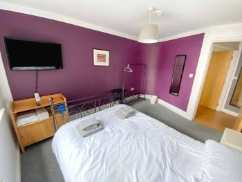 Liverpool One Beautifully Presented 2 Bedroom Apartment, Liverpool (photo 4)