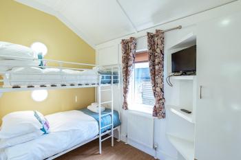 Squirrel Lodge 41 with Hot Tub, Newton Stewart (photo 3)