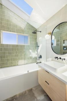 Relax in Style at The Green Jackrabbit - Hot Tub, Record Player home, Sunfair Heights (foto 2)