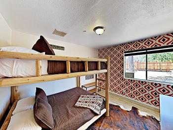 Rawhide Ranch - Walk to Pappy and Harriet's with Hot Tub! home, Yucca Valley (Foto 4)